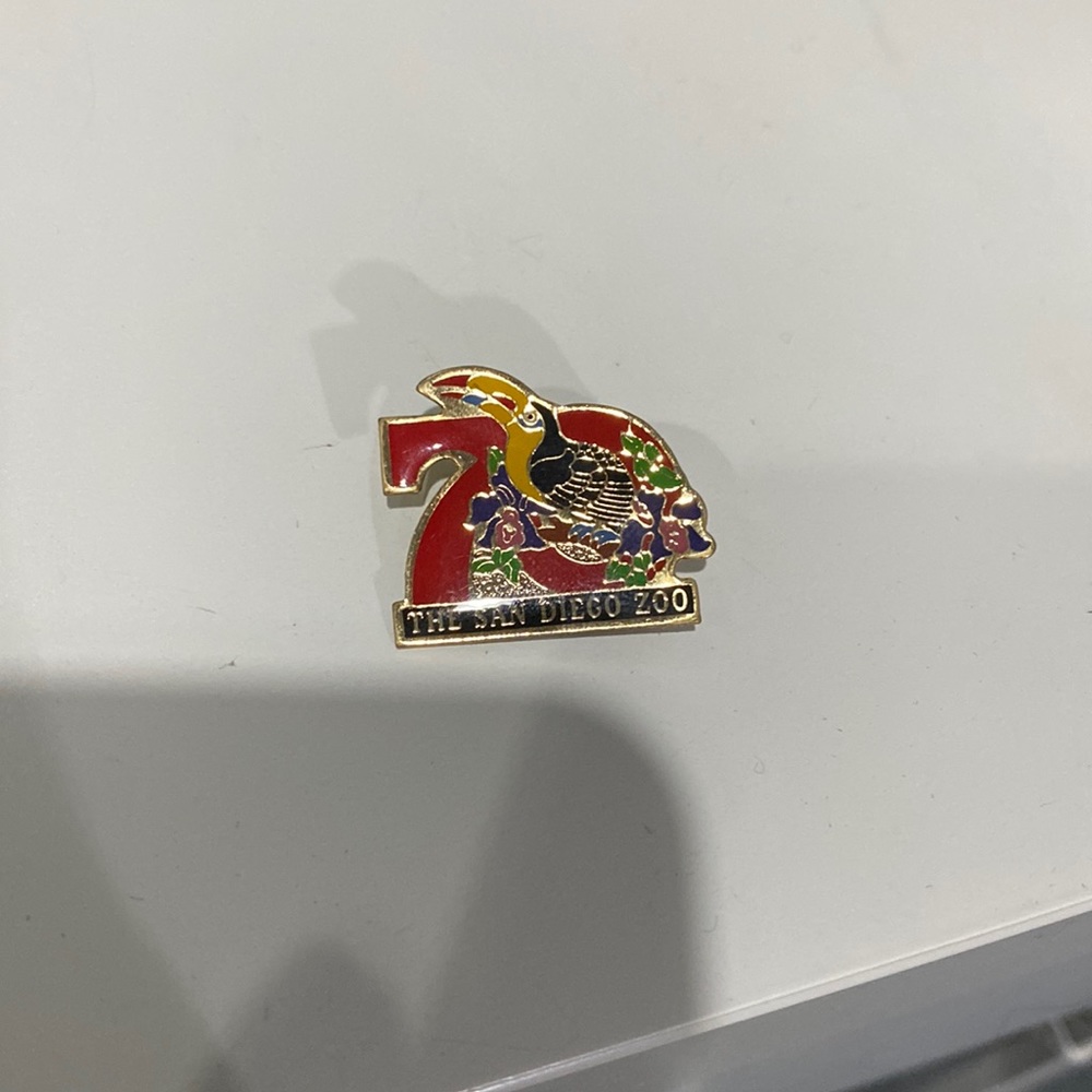 Vintage San Diego zoo 70 pin
